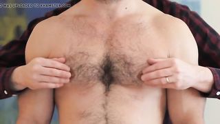 Гипнотизер продемонстрировал свои навыки на крепком гомосексуалисте