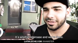 Пацан с улицы получил минет от гея и кончил ему на жопу