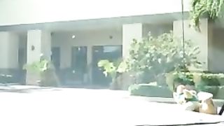 Чувак пока ждал друга на стоянке успел кончить от мастурбации