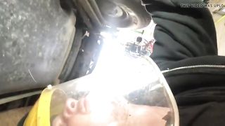 Заводские рабочие дерут друг друга в жопы после трудовой смены