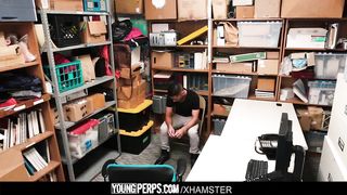 Украл в магазине товар и пришлось расплачиваться за это задницей