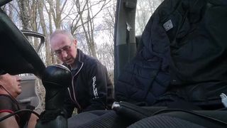 Любительское видео с дрочкой и минетом двух старых геев