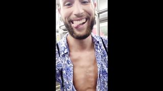 Молодые геи в подборке показывают возбужденные и вялые члены