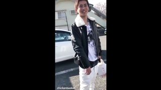 Молодые геи в подборке показывают возбужденные и вялые члены