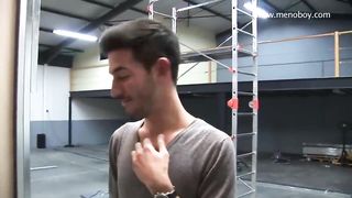 Молодые любовники ебутся во время капитального ремонта на работе