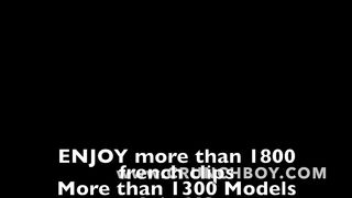 Мужик в машине активно трахает паренька в упругое очко