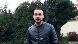 Уверенный в себе пацан развел на секс незнакомого чувака