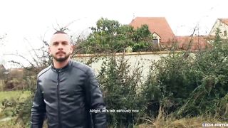 Уверенный в себе пацан развел на секс незнакомого чувака