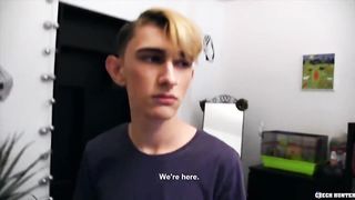 Молодой пацан согласился поиметь незнакомца в анус за деньги