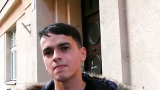 Пацан согласился дать в жопу и сделать минет за солидные денежки