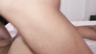 Накачанные мужики после качалочки трахаются в жопы