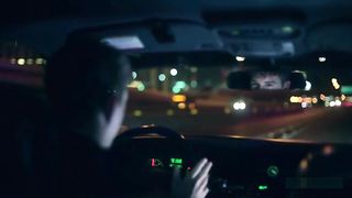 Молодой богач отдается в очко личному водителю