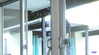 Взял в рот у друга своего брата и наколол его на хуй