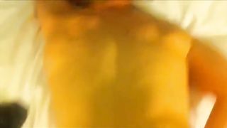 Пососал хуй приятелю и подставил ему жопу для анальных наслаждений