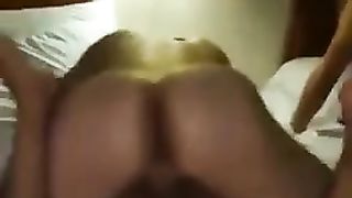 Парни сняли жесткое домашнее порево с фееричным аналом