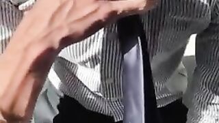 Индивидуальный предприниматель дрочит хуй стоя