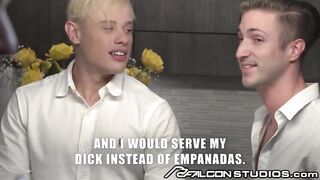 Негр трахает блондина в очко