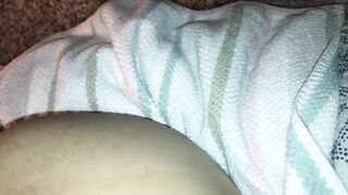 Пенис трахает задницу гея крупным планом