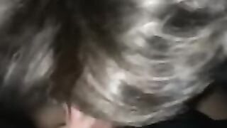 Смазливый гей делает домашний минет от первого лица