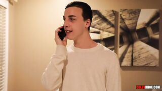 Пленник выебан в жопу неизвестным в маске