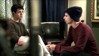 Голые парни на постели довольно хорошо потрахались