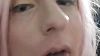 Транс примерил новую одежду и был выебан