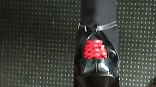 Транс примерил новую одежду и был выебан