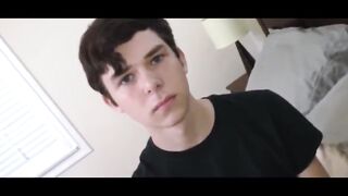 Студент отдается в попку зрелому мужику за деньги