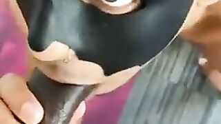 Мужик в гольфах выебан бойфрендом в жопу в негритянском гей порно
