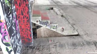 Убедил молодого незнакомца потрахаться на заброшке в POV