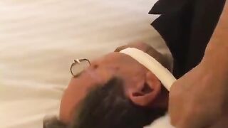 Домогательства до старого японского мужчины в ролевой игре