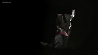 Подглядывание за мужским писсингом