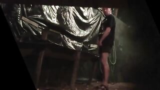Подглядывание за мужским писсингом