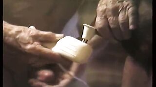 Ретро групповушка старых геев, которым по вкусу мастурбация