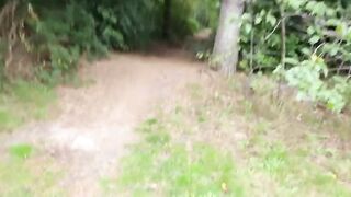 Любитель подрочить член на природе довел себя до камшота