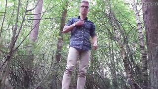 Любитель подрочить член на природе довел себя до камшота