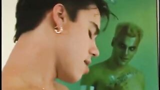 Сладкий парнишка присоединился к дружку-гею в душе