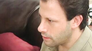 Зрелый гей полирует до блеска член толстого мужика