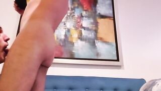 Парочка геев агрессивно трахается в рот и снимает все на камеру