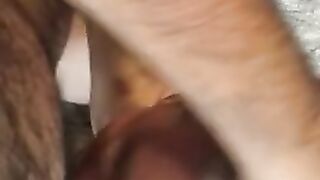 Парень сосет член полового партнера в POV видео