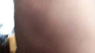 Мужик трахает голого толстяка в жопу раком