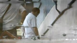 Подглядывание за писающими мужчинами