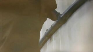 Подглядывание за писающими мужчинами