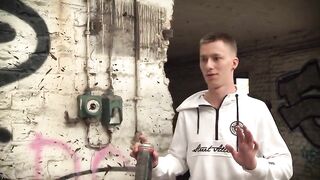 Татуированный парень ебет любителя граффити