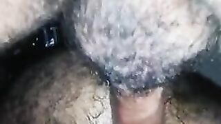 Волосатый член трахает небритую жопу