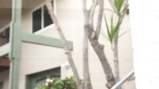 Молодой арендодатель трахает накаченного парня