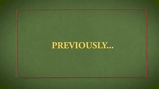 Американские офицеры вдвоем в палатке жарят худощавого рядового