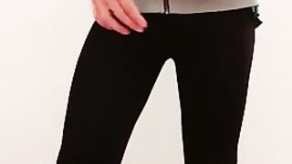 Парень показал попку и пенис