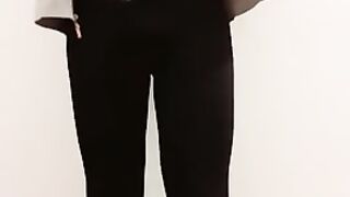 Парень показал попку и пенис