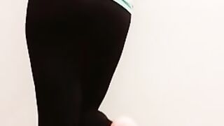 Парень показал попку и пенис